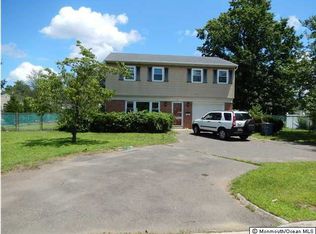 12 Suffolk Ln, Middletown, NJ 07748
