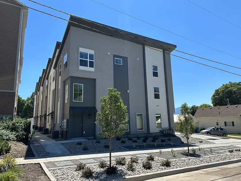 626 E 800 N — Photo 13