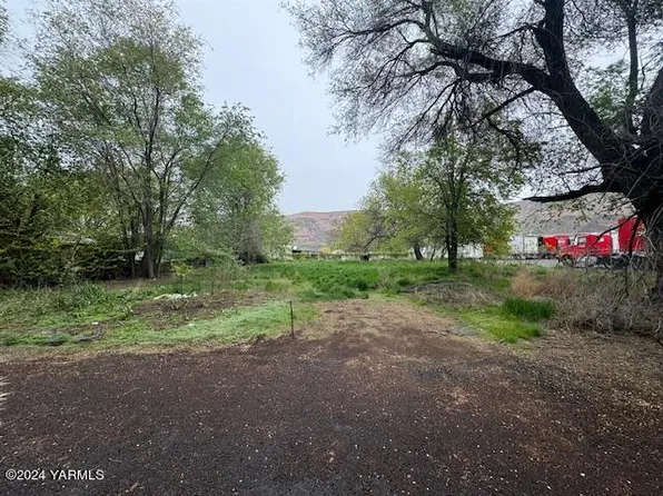 423 E Q St, Yakima, WA 98901