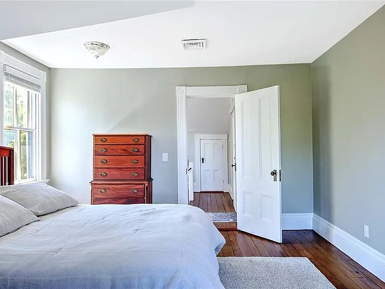 240 Brown St #2 — Photo 41