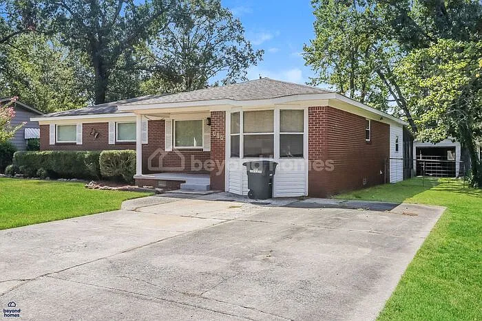 318 Hillwood Dr — Photo 17