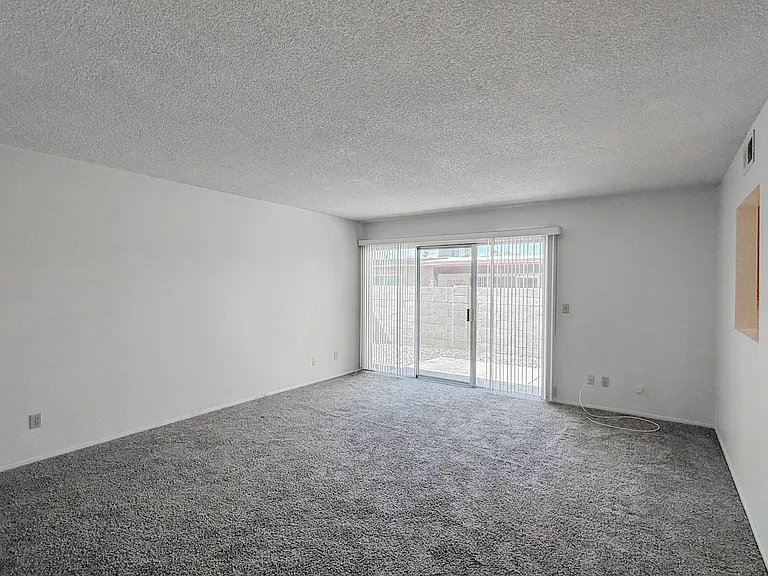812 W Duke Dr — Photo 6