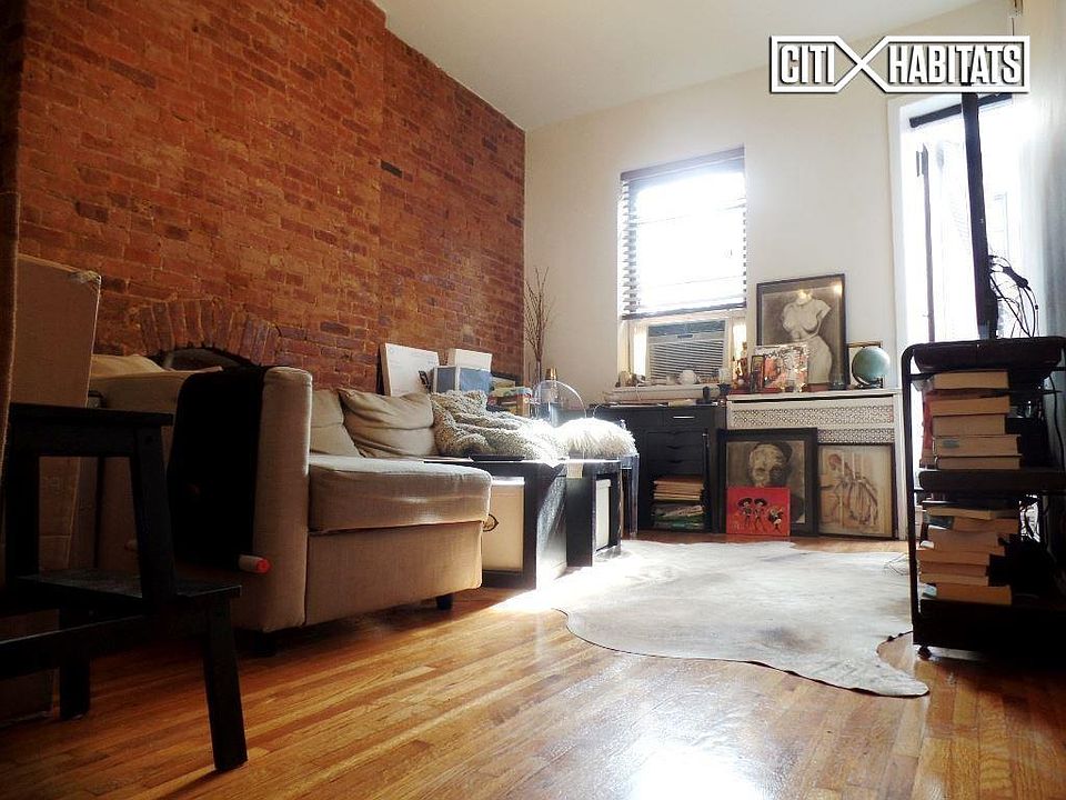 2nd image of 146 W 75th St APT 3B