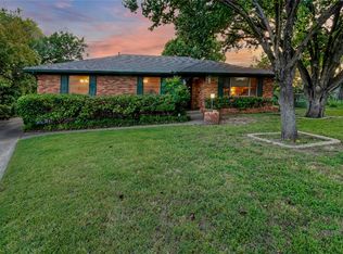 2469 Wildoak Cir, Dallas, TX 75228