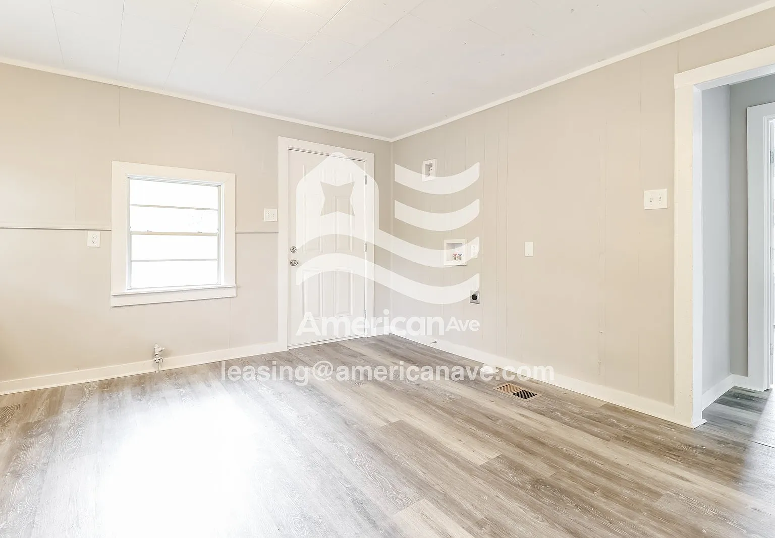 3 bed, 1.0 bath, 896 sqft, $881 — Photo 3