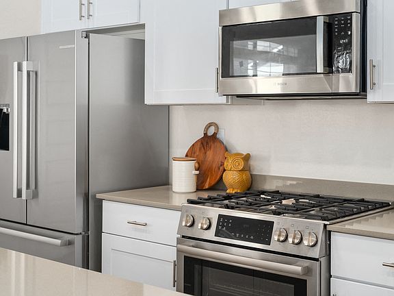 5th image of 15601 W Cactus Rd #1067