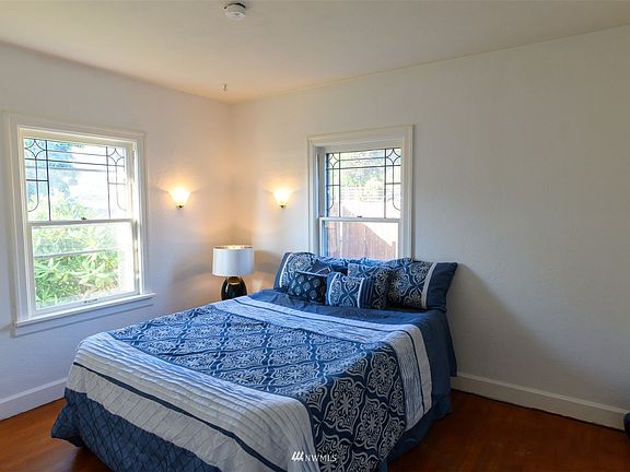 Larger main floor bedroom with great lighting and large closet. Located off the living room.>