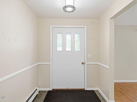 4th image of 109 Oak Meadows Dr