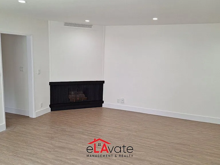 336 S Norton Ave #204 — Photo 7
