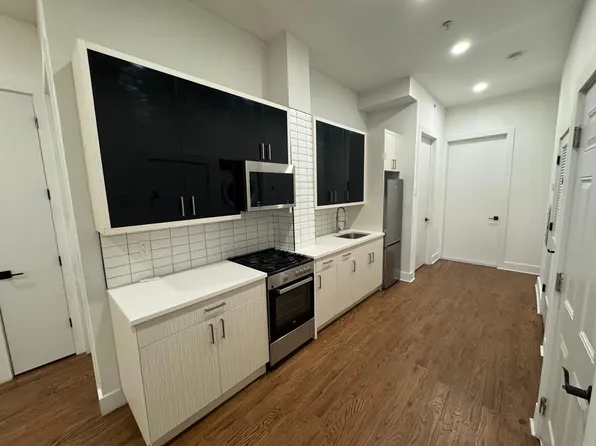 71 Court House Place image 1 of 7