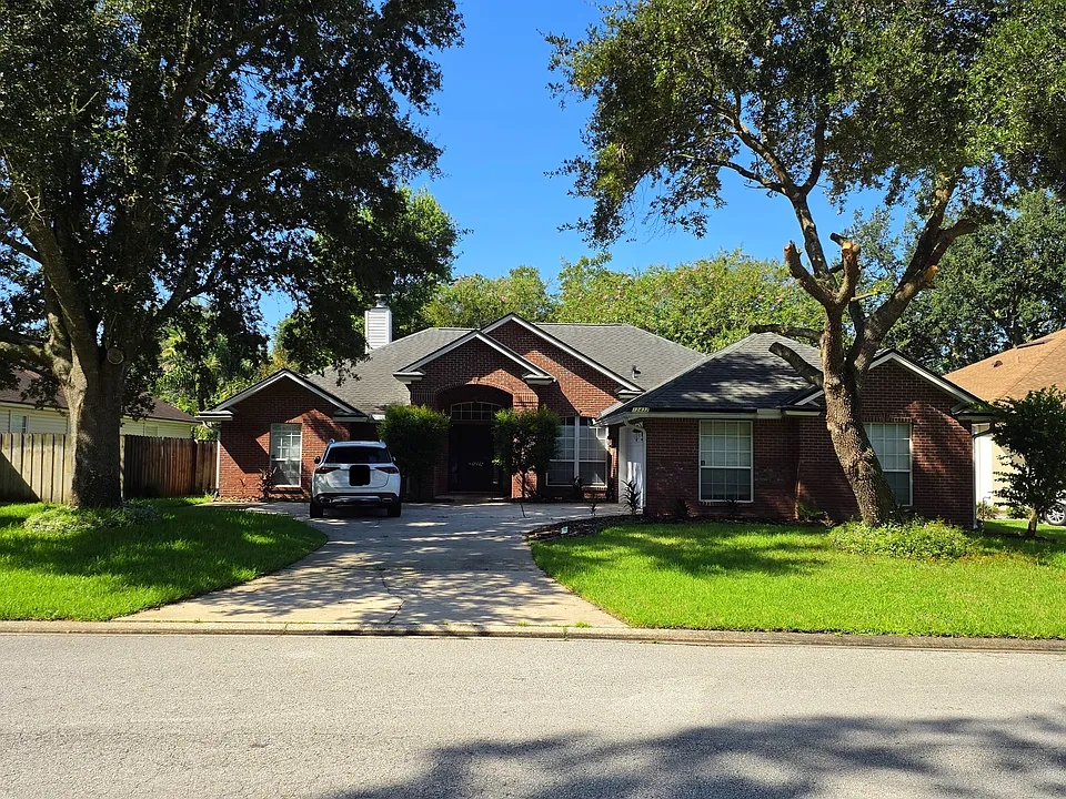 12432 Briarmead Ln