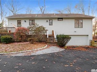 570 Hickory Rd, Southold, NY 11971