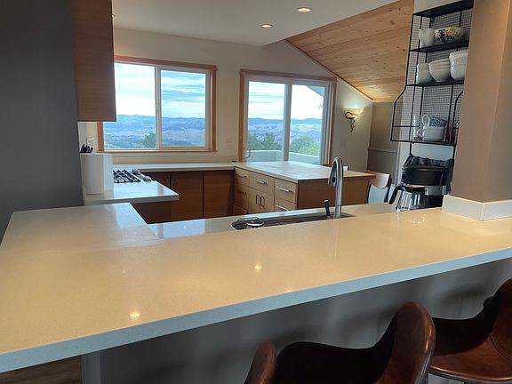 Kitchen Bar area