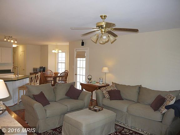 4th image of 9605 N Royal Crest Ct