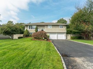 16 Rock Rd, Islip Terrace, NY 11752