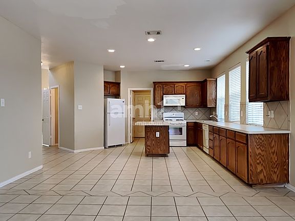 5th image of 11936 Porcupine Dr