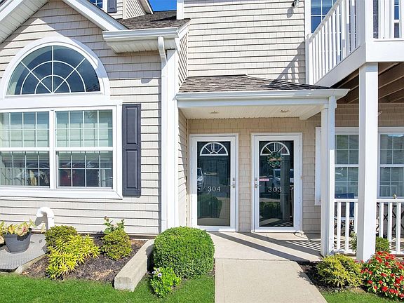 5th image of 304 Willow Ln #303