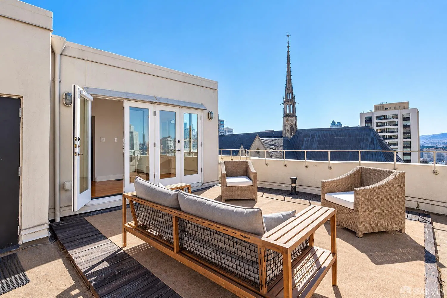 2 bed, 2.0 bath, $8,500 — Photo 1