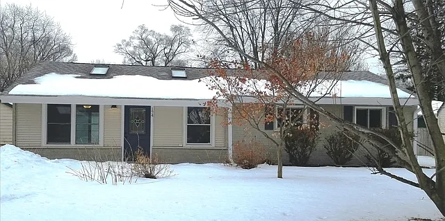 174 Queenswood Rd photo 1
