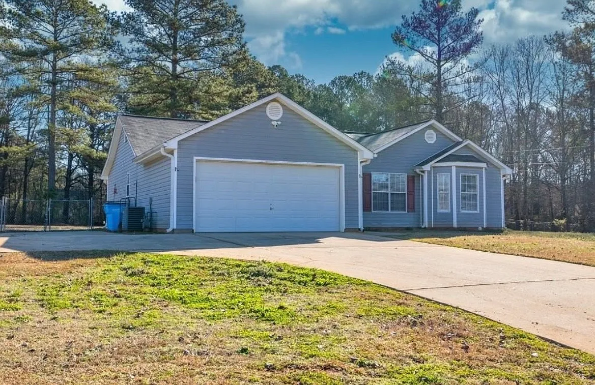 Floresta Dr, McDonough — Photo 3