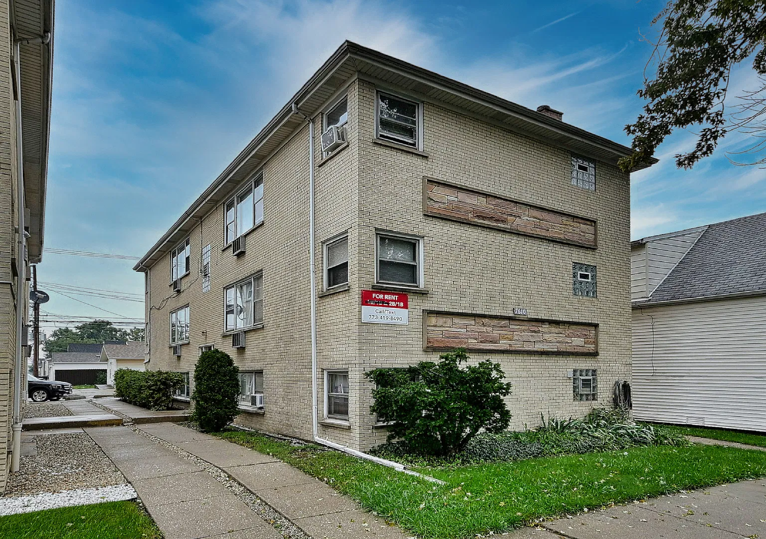 2 bed, 700 sqft, $1,500 — Photo 2