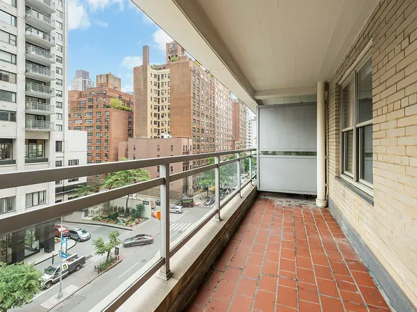 300 East 57th Street image 10 of 10