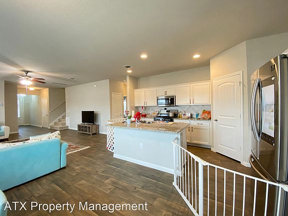 3rd image of 3401 Blazeby Dr