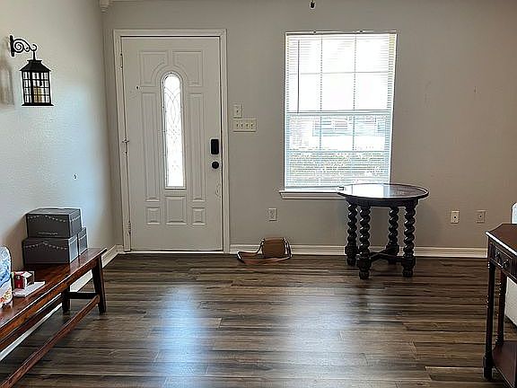 4th image of 4520 Spencer Dr