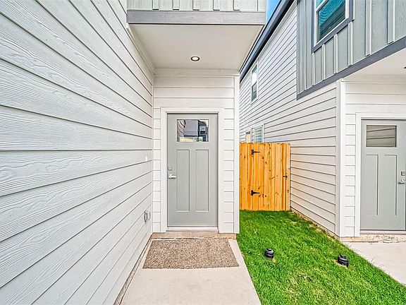 3rd image of 3511 Contempo Dr