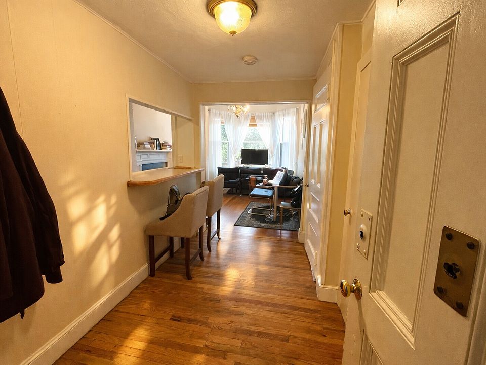 2nd image of 206 Commonwealth Ave APT 5