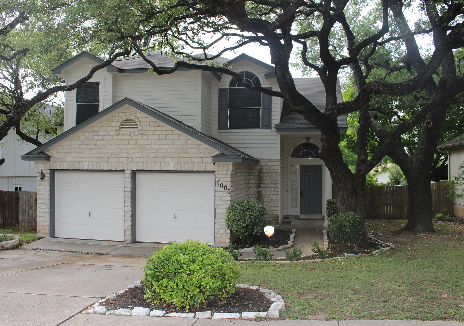 South Austin Beauty — Photo 1