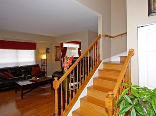 2124 Yale Cir, Hoffman Estates, IL 60192