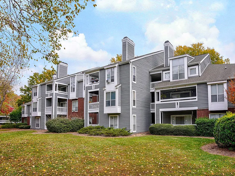 Highland Oaks Apartments — Photo 19