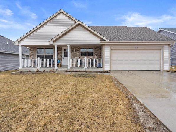 9020 Prairie Crossing DRIVE, Franksville, WI 53126