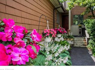 27 Reservoir Rd, Bloomfield, CT 06002