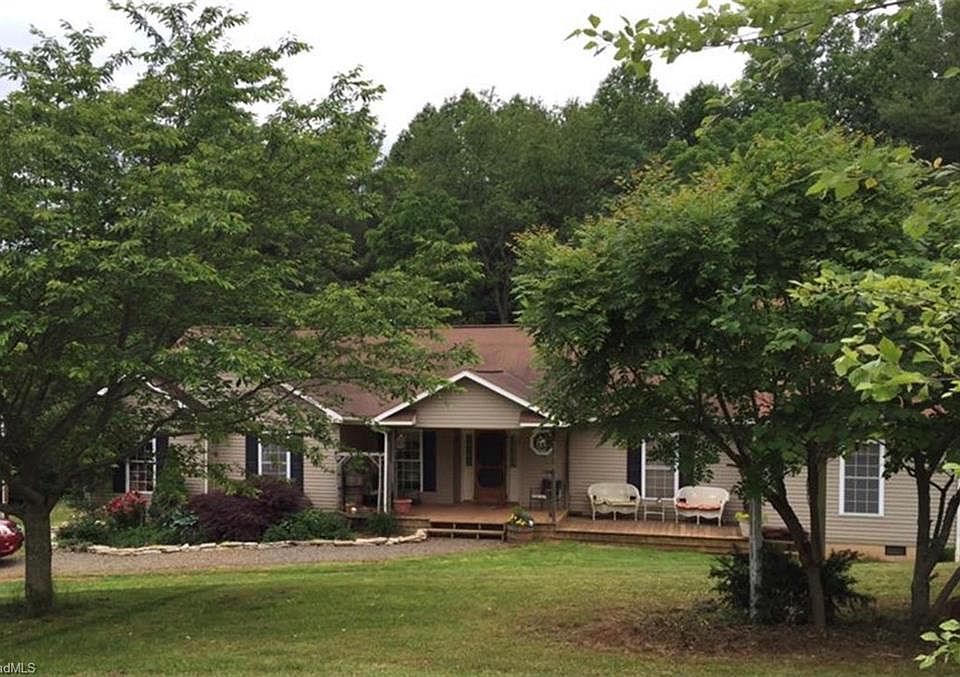 1st image of 134 Deep Pond Rd
