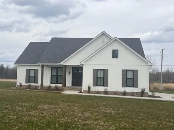 476 Country Club Ln, Madisonville, KY 42431