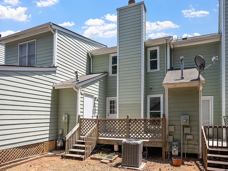 516 Caprice Ct — Photo 8