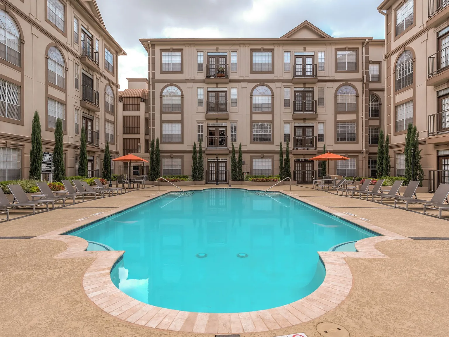 Deerwood Apartments — Photo 2