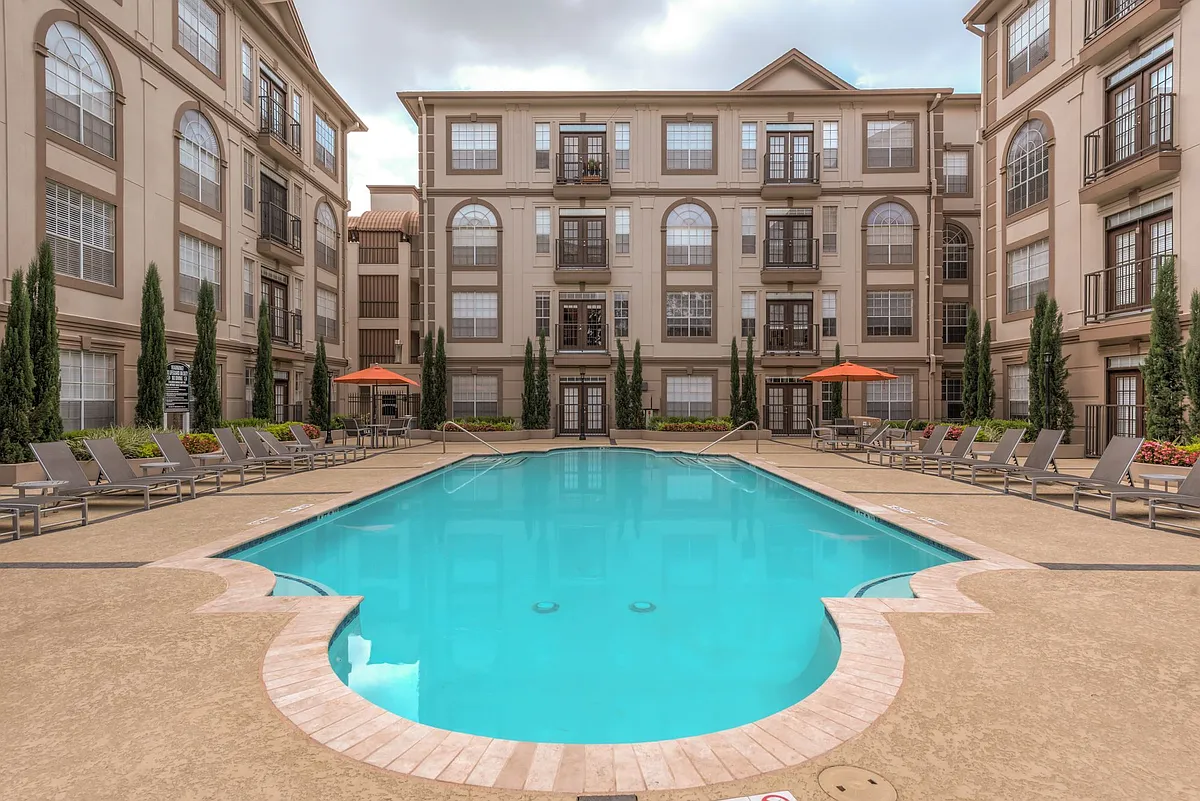 Building Photo - Deerwood Apartments