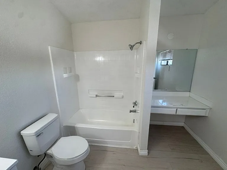 409 Wimbledon Dr — Photo 15