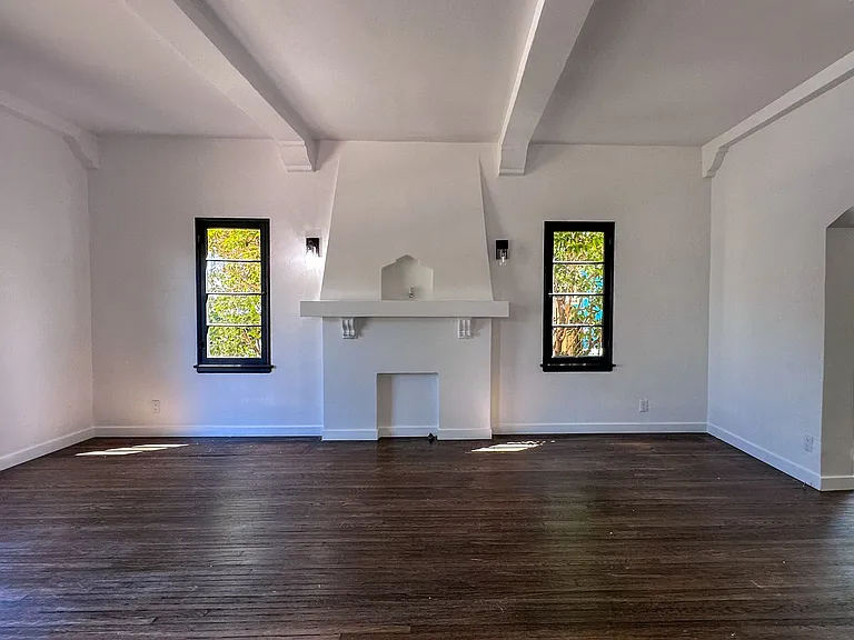 1521 S Stanley Ave — Photo 5