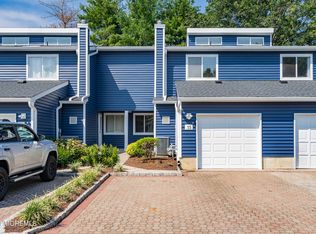 15 Spring Ct, Tinton Falls, NJ 07724