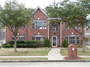 4519 Parkleaf Dr, Baytown, TX 77521