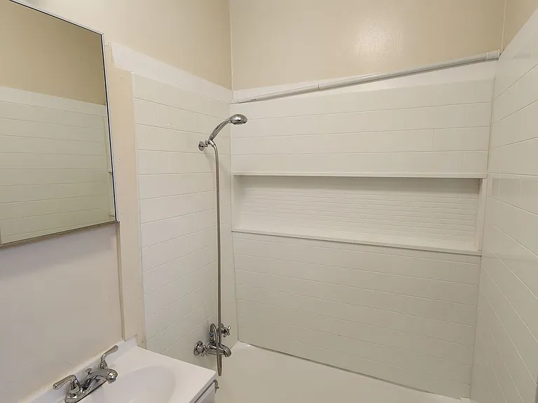 1132 Poli St — Photo 11
