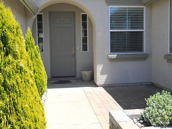 3rd image of 752 Grand View Dr