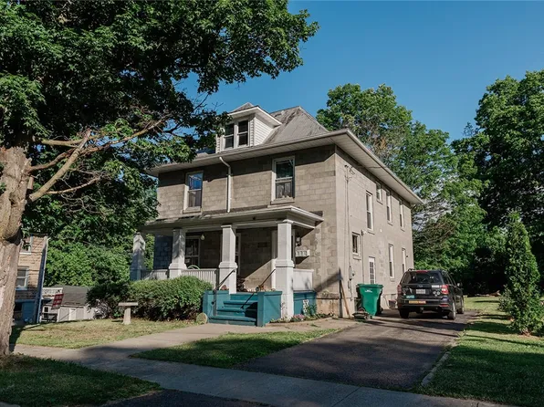 29 Grove St, Mount Morris, NY 14510