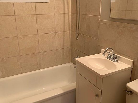 4th image of 4706 Lincoln Ave