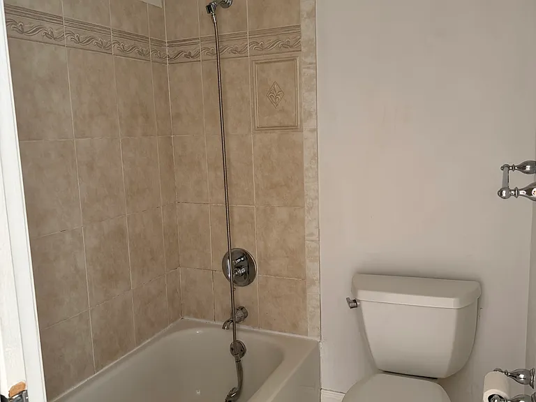 17021 N Bay Rd #9 — Photo 12