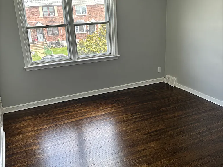 40 Folcroft Ave — Photo 5